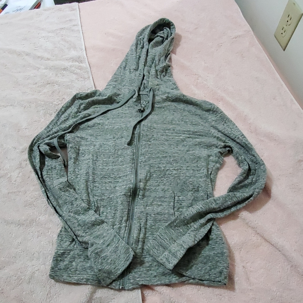 Thin sweater